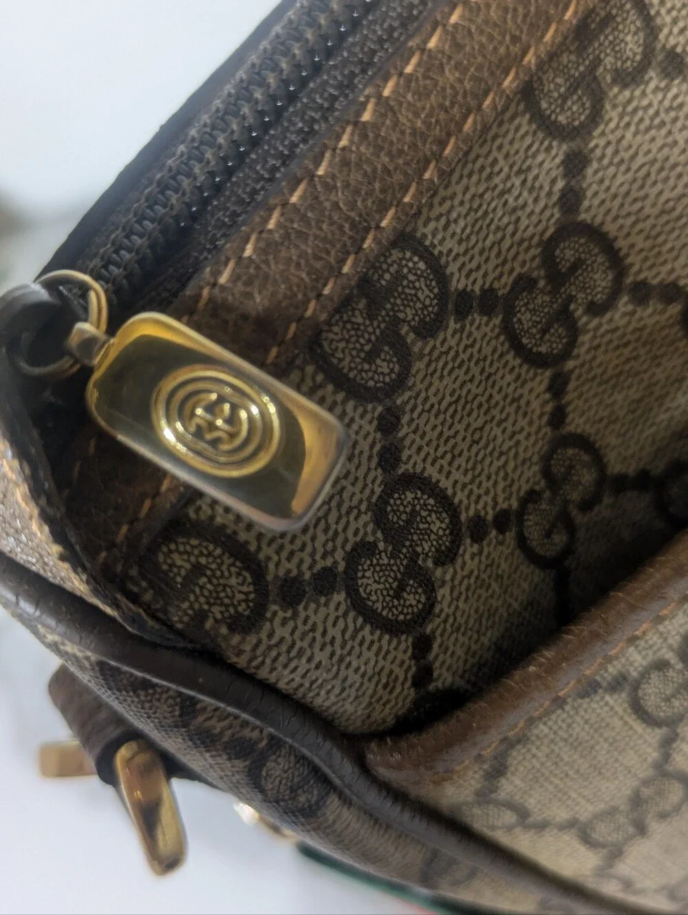 Gucci Supreme Canvas Crossbody Bag Purse - Picture 7 of 11